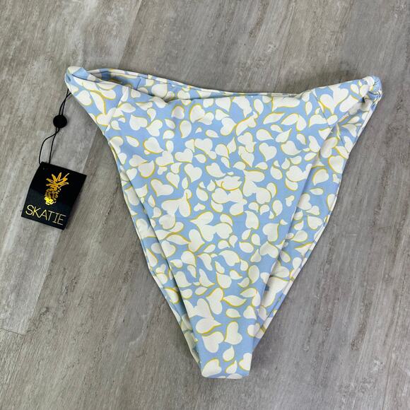 NEW Skatie Bikini Set in Nantucket Print Jasmine Top Salty Bottom Size Large - Picture 6 of 12